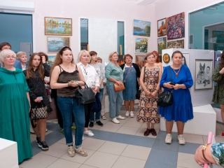 Зрители выставки