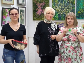 Лотерея авторских работ на открытии выставки